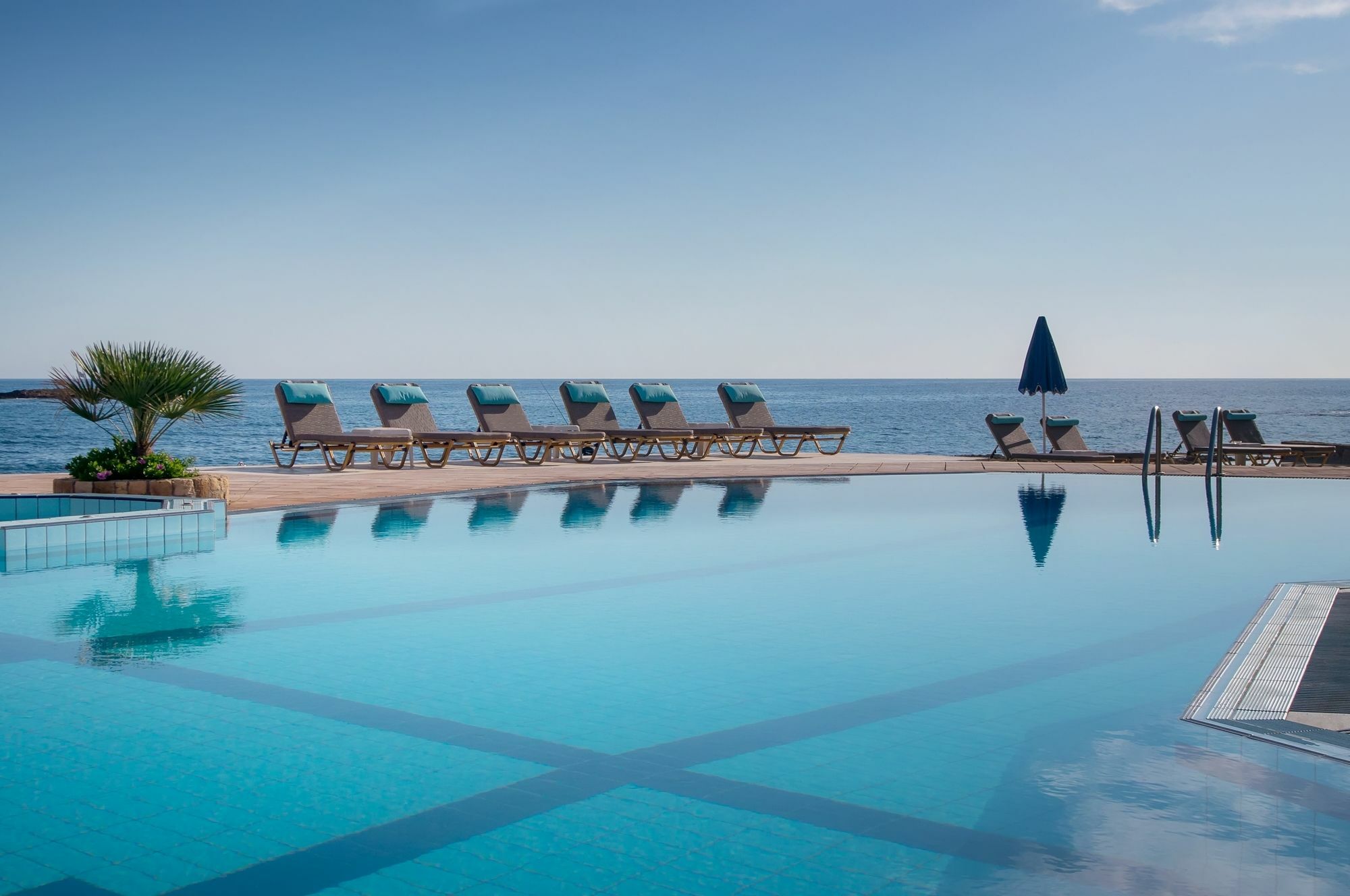 Pyrgos Beach Hotel Apartments Malia  Exterior photo